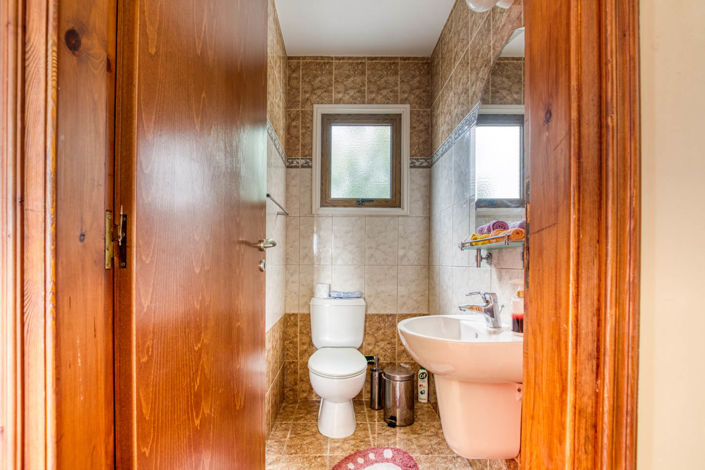 Image No.24-4 Bed House for sale