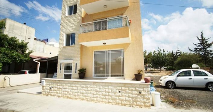 Image No.1-6 Bed House for sale