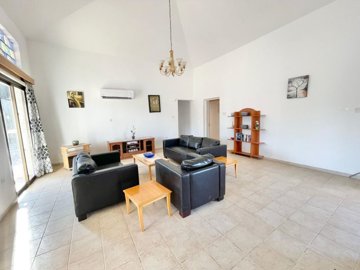 bungalow-for-sale-peyia-paphos-cyprus26