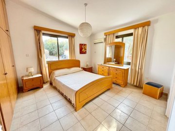 bungalow-for-sale-peyia-paphos-cyprus28