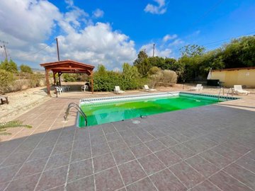 bungalow-for-sale-peyia-paphos-cyprus13