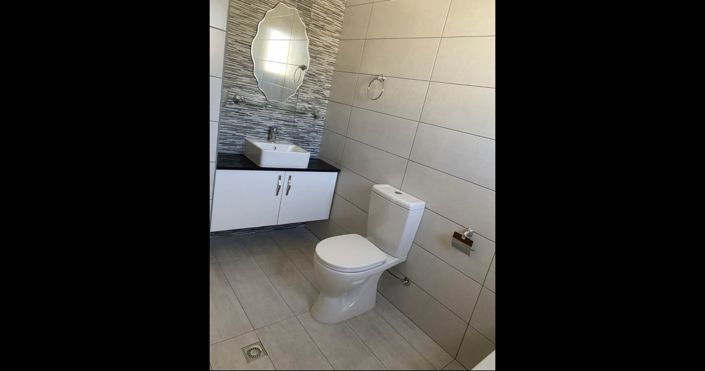 Image No.11-3 Bed House for sale