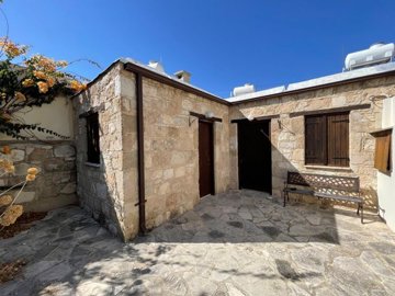 stone-bungalow-for-sale-paphos-cyprus20