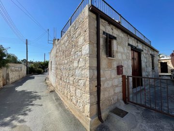 stone-bungalow-for-sale-paphos-cyprus27