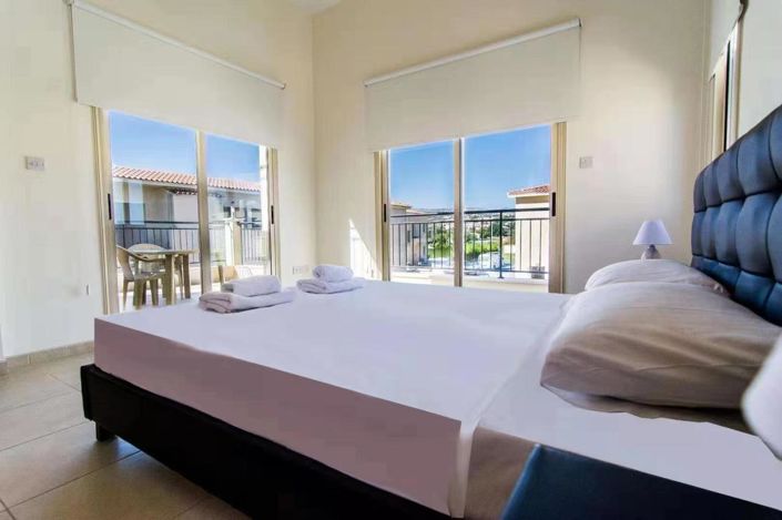 Image No.10-3 Bed House for sale