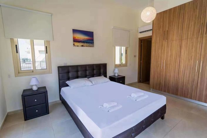 Image No.12-3 Bed House for sale