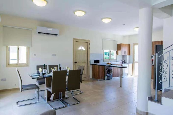 Image No.8-3 Bed House for sale