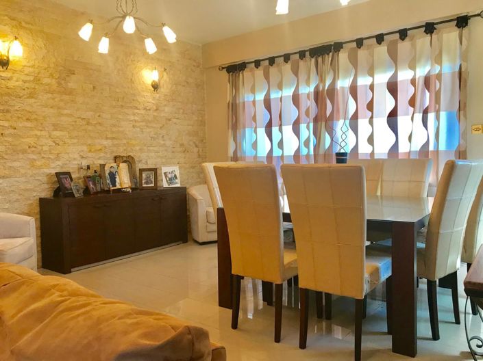 Image No.11-6 Bed House for sale