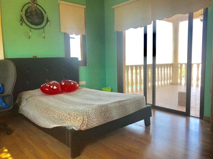 Image No.15-6 Bed House for sale