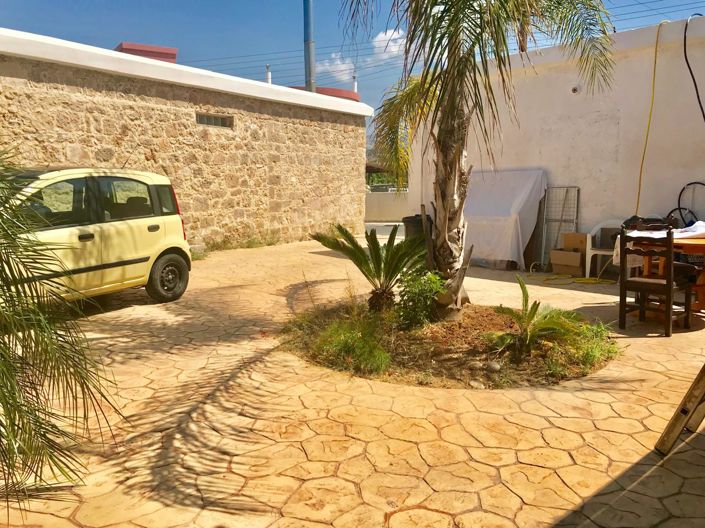 Image No.2-6 Bed House for sale