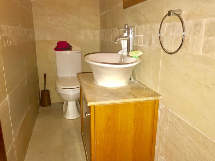 Image No.20-6 Bed House for sale