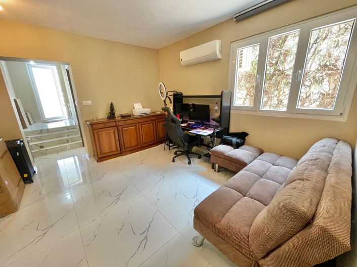 Image No.15-5 Bed House for sale