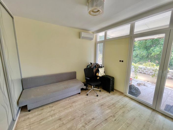 Image No.16-5 Bed House for sale