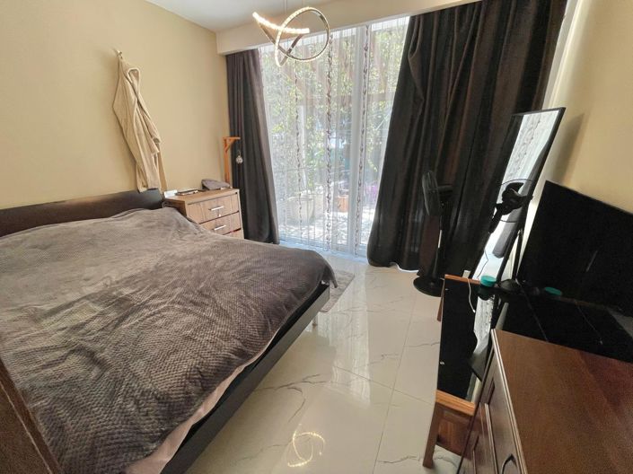 Image No.17-5 Bed House for sale