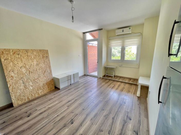 Image No.19-5 Bed House for sale