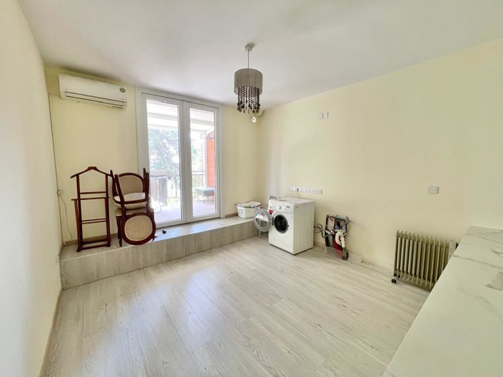 Image No.21-5 Bed House for sale