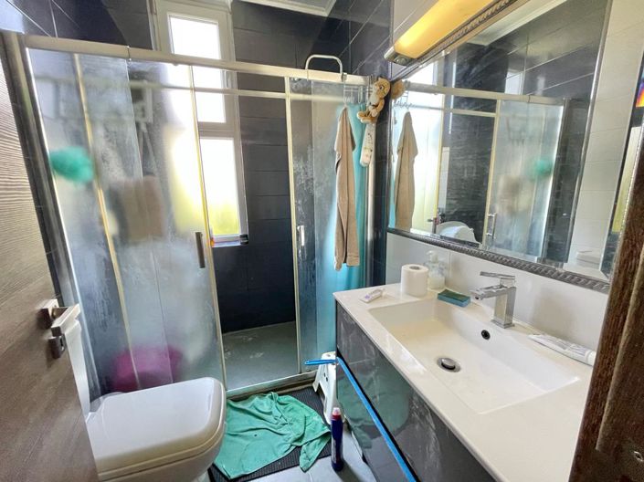 Image No.22-5 Bed House for sale