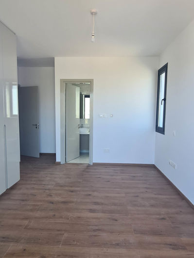 Image No.11-3 Bed Apartment for sale