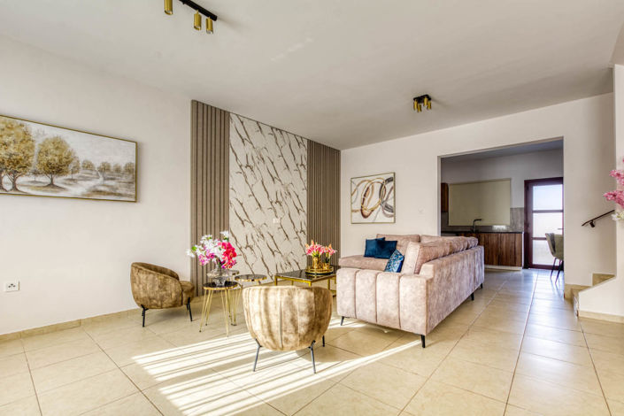 Image No.11-2 Bed House for sale