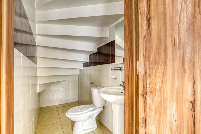 Image No.21-2 Bed House for sale