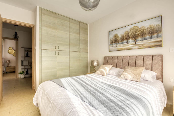 Image No.30-2 Bed House for sale