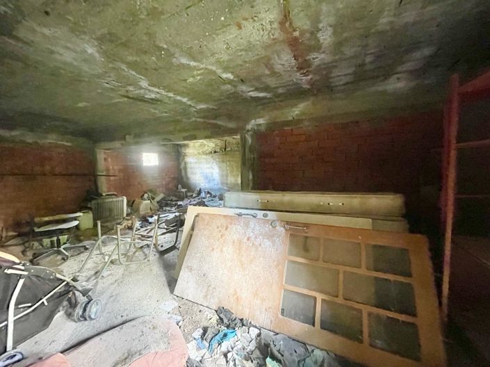 Image No.9-2 Bed House for sale