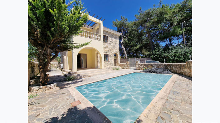 Image No.1-4 Bed House for sale