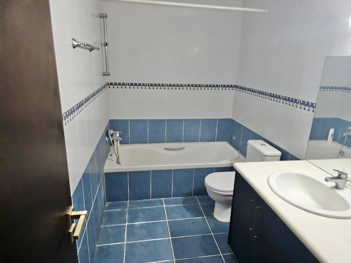 Image No.11-3 Bed House for sale