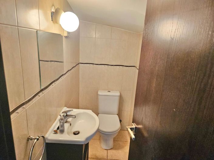 Image No.9-3 Bed House for sale