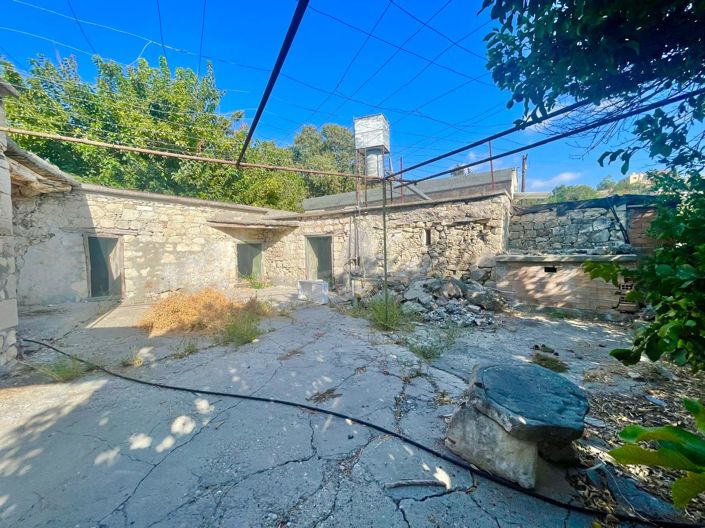 Image No.11-2 Bed House for sale