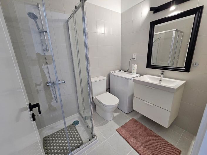 Image No.21-2 Bed House for sale