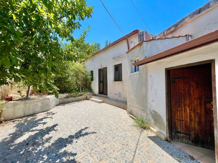 Image No.1-2 Bed House for sale