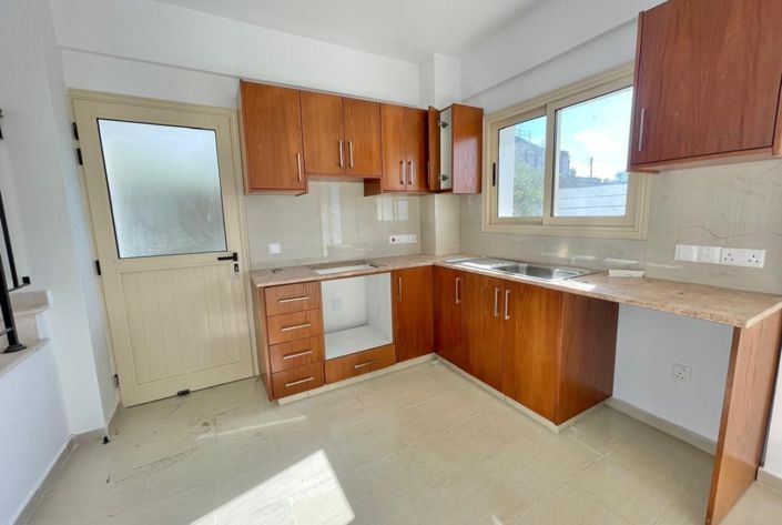 Image No.6-3 Bed House for sale
