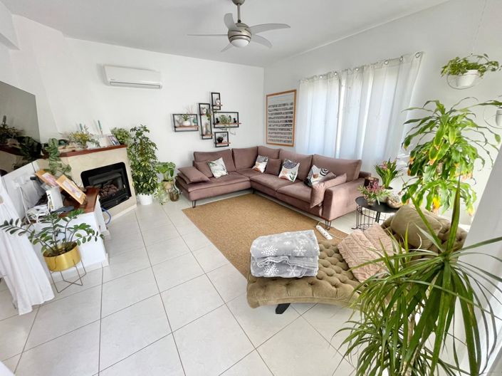 Image No.5-4 Bed House for sale