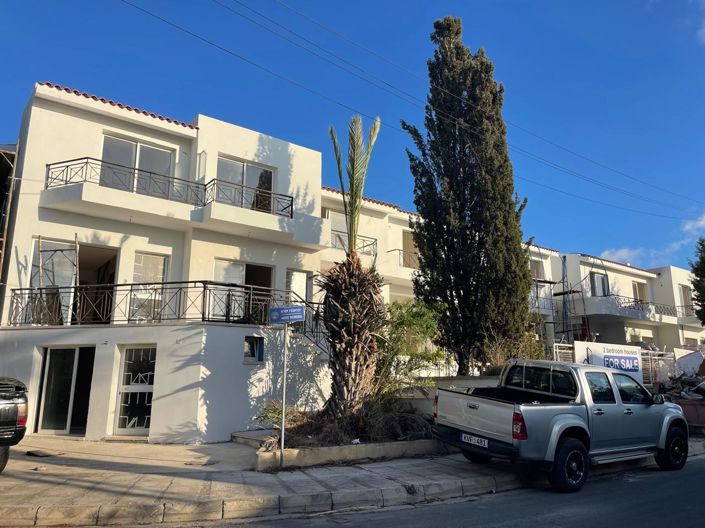 Image No.10-2 Bed House for sale