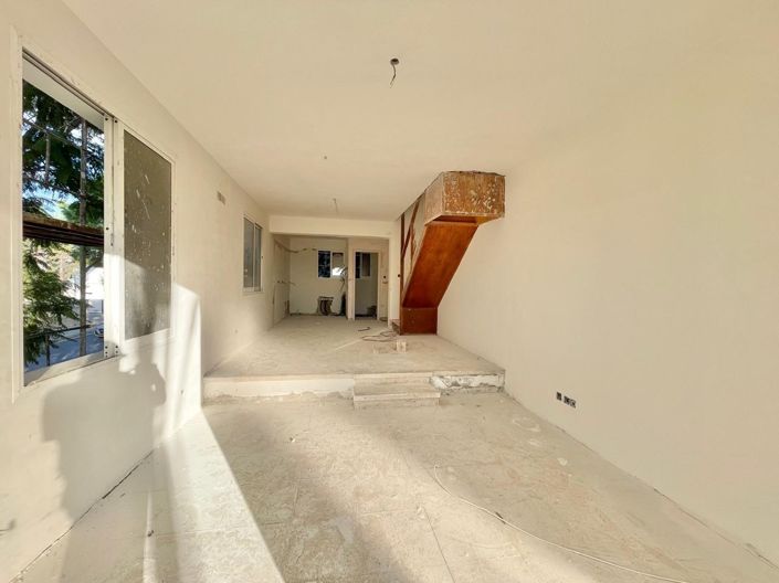 Image No.6-2 Bed House for sale