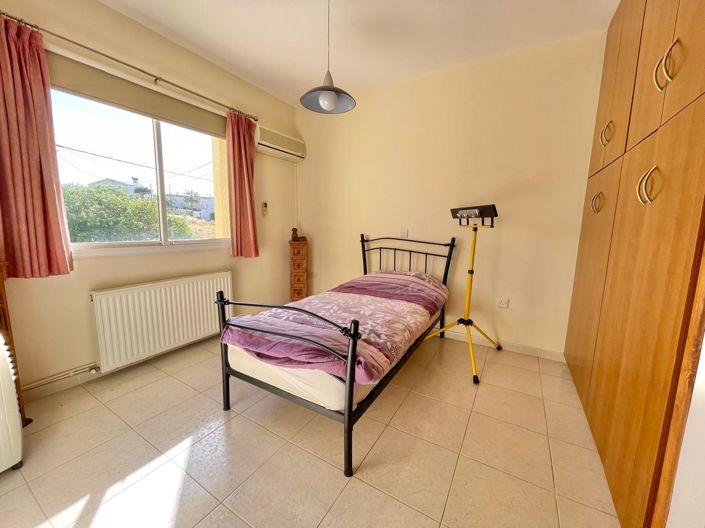 Image No.10-3 Bed House for sale