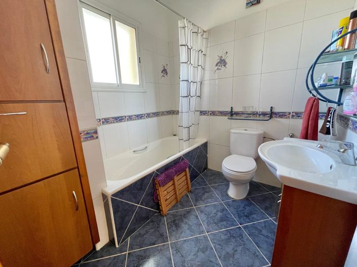 Image No.13-3 Bed House for sale