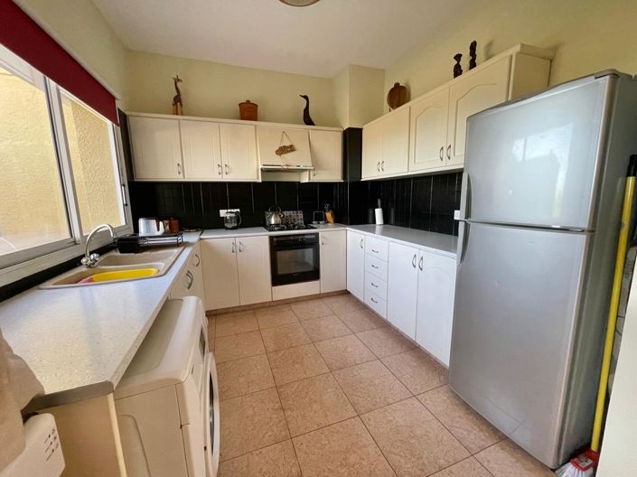 Image No.8-3 Bed House for sale