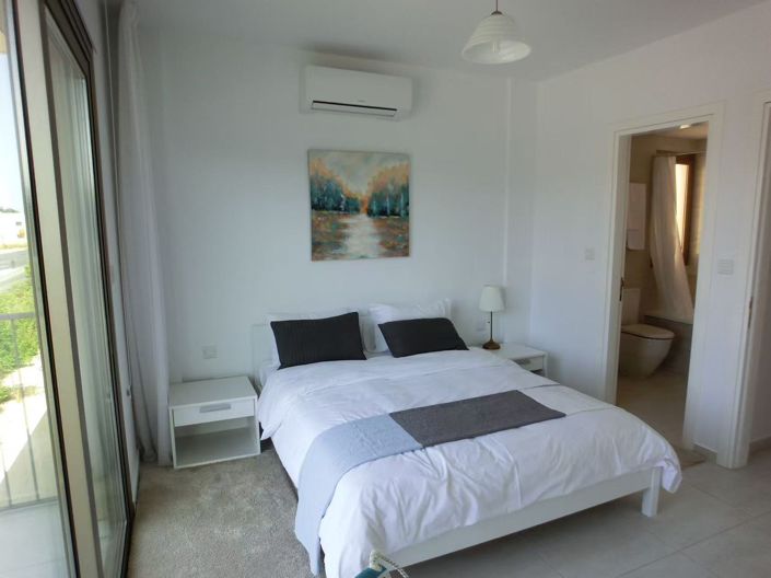 Image No.8-2 Bed House for sale