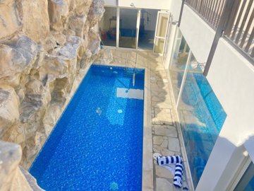 de63e1a2-8405-4c70-8cac-c651d710275b