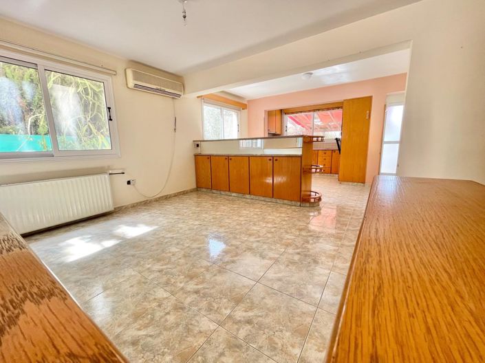 Image No.10-3 Bed House for sale