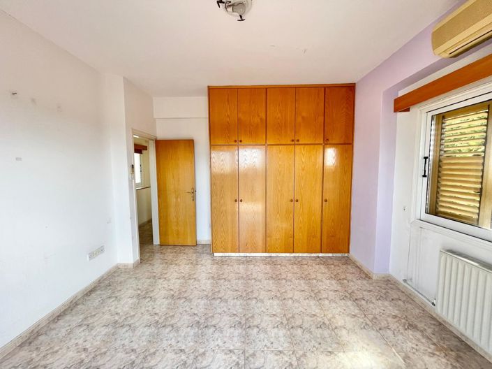 Image No.19-3 Bed House for sale