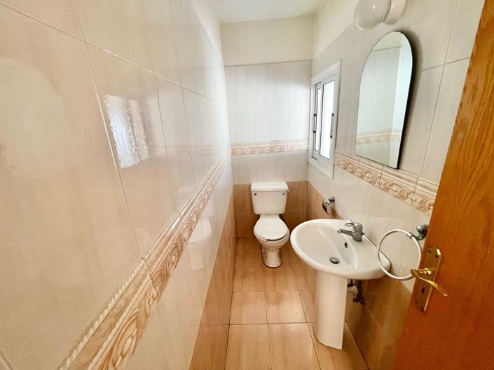 Image No.20-3 Bed House for sale