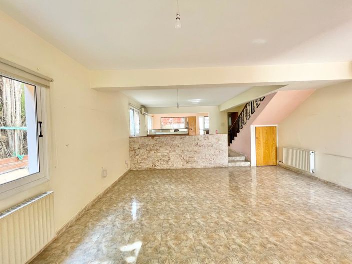 Image No.9-3 Bed House for sale