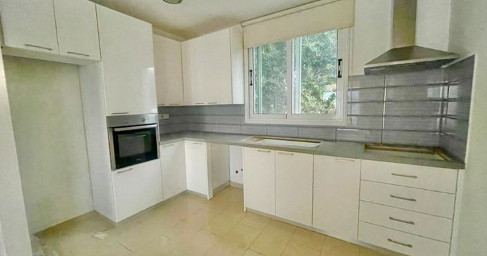 Image No.20-3 Bed House for sale