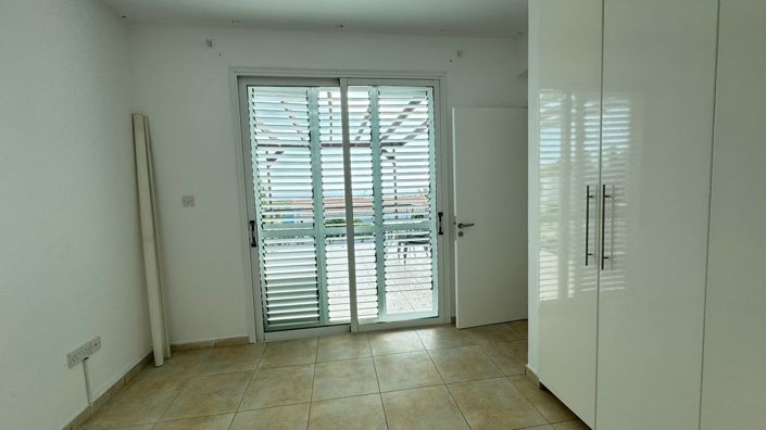 Image No.21-3 Bed House for sale