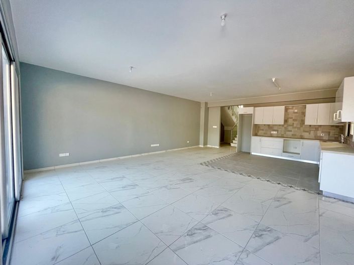 Image No.12-4 Bed House for sale