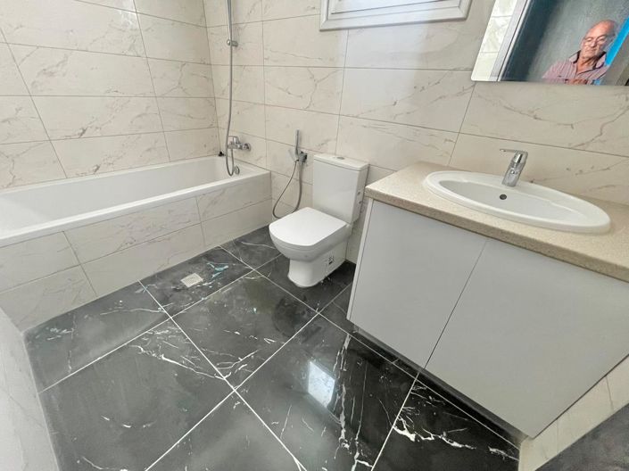 Image No.16-4 Bed House for sale