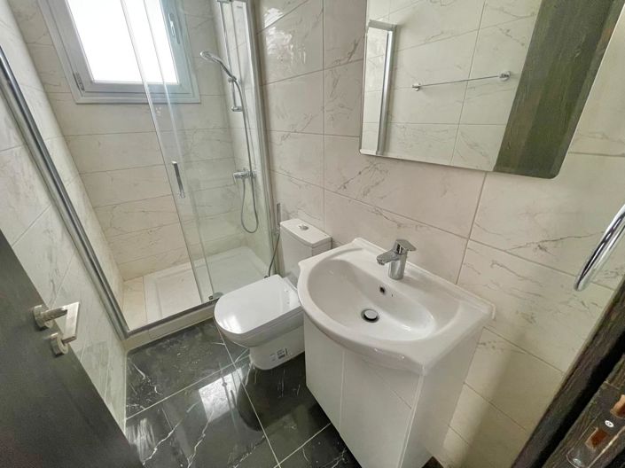 Image No.18-4 Bed House for sale